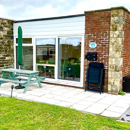 Chine Cottage Self-Catering Coastal Bungalow In Rural West Wight Freshwater Ngoại thất bức ảnh